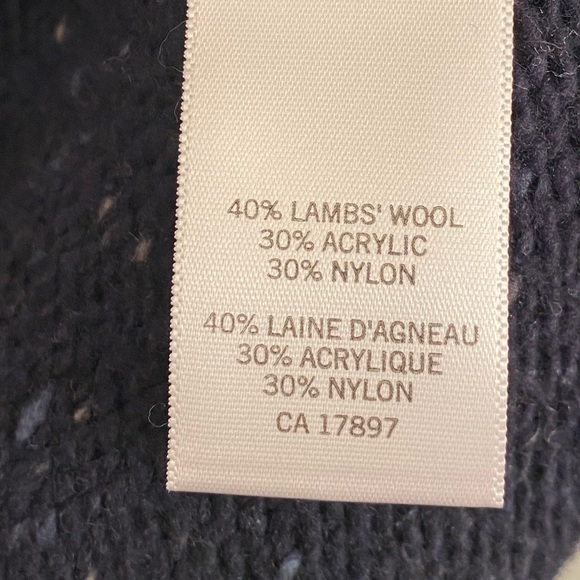 Banana Republic V-neck Sweater with lambs wool - Picture 3 of 3